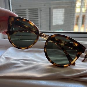 Like-new tortoise shell Tory Burch sunglasses